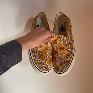 RARE FIND: VANS Trippy floral slip ons WORN 2x
